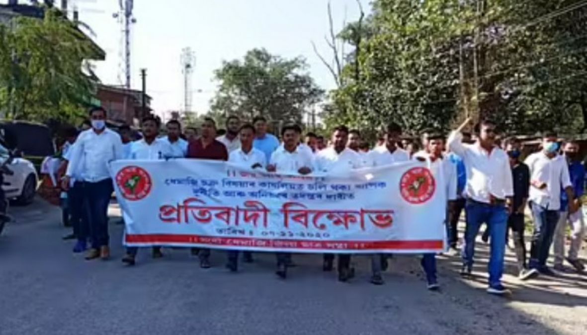 असम: AASU ने डिब्रूगढ़ SP  के खिलाफ कानूनी कार्रवाई की मांग की