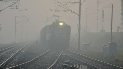 Dense Fog Disrupts Rail Traffic: SeveralTrains Running Late in North India