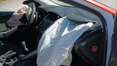 Central govt proposes mandatory airbag in vehicles for front passenger seat