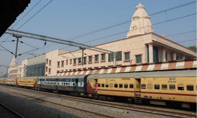 All You Need to Take Note of About Trains Set Off by PM Modi at Ayodhya's New Rail Terminal