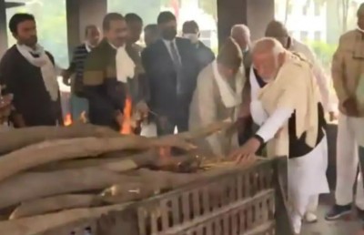 PM Modi's Mother's  mortal remains consigned to flames in Gandhinagar