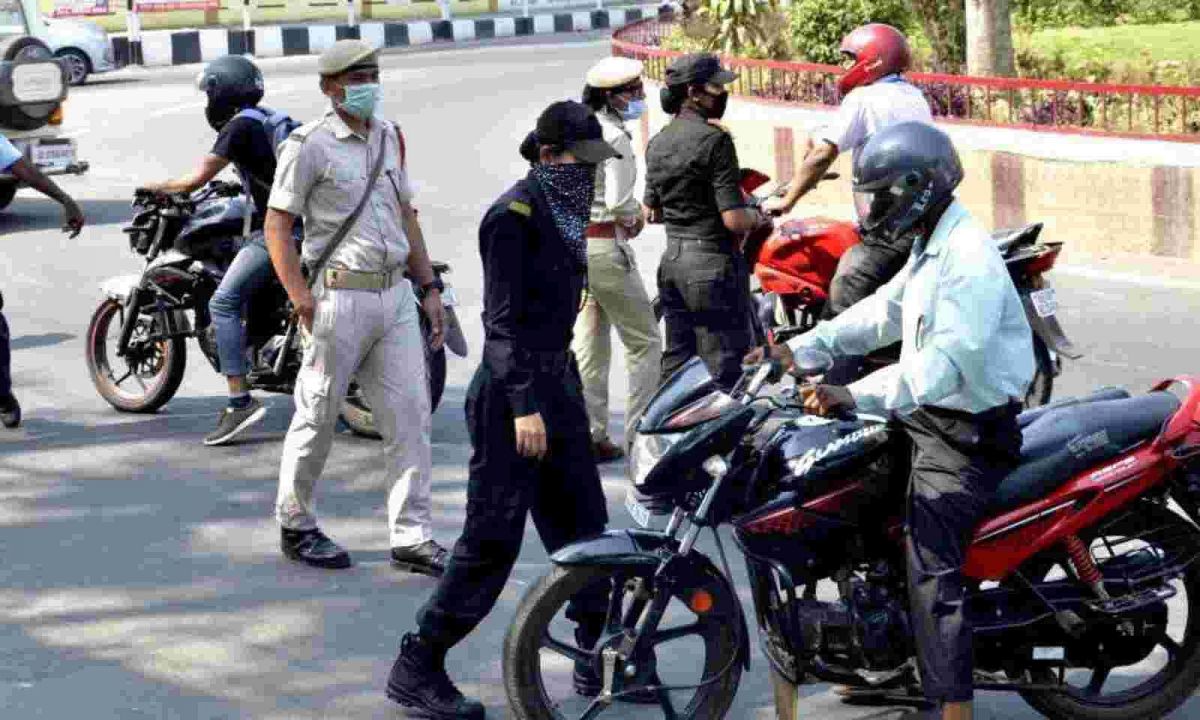 असम पुलिस ने यातायात उल्लंघन करने वालों से 4 करोड़ रुपये का जुर्माना वसूला