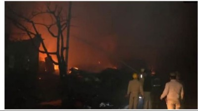 Truck loaded with LPG Cylinders Catches Fire in Ghaziabad, Explosions Heard Kilometers Away