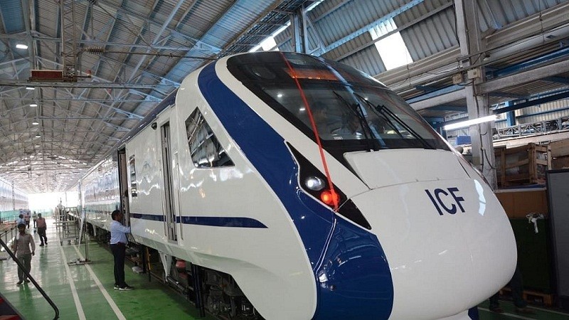 बजट में 3 साल में 400 वंदे भारत ट्रेन