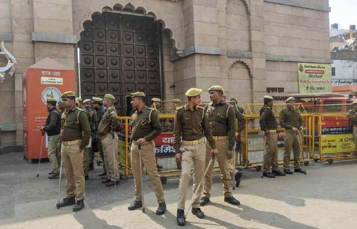 Varanasi Area Observe Bandh as Court Allows Puja in Gyanvapi Cellar; Police on Alert