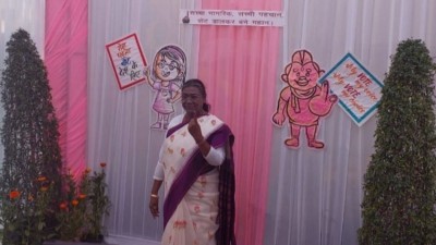 President Droupadi Murmu Casts Her Vote in Delhi Assembly Elections