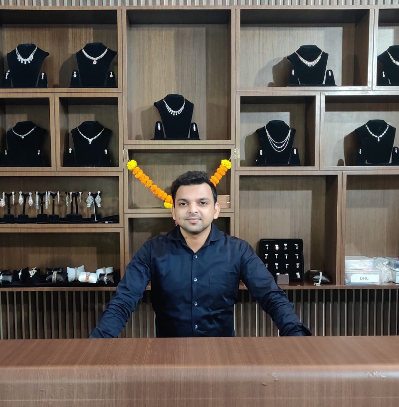 Vinay Maheshwari's incredible jewellery brand Vinay Jewels astounds people with customized options