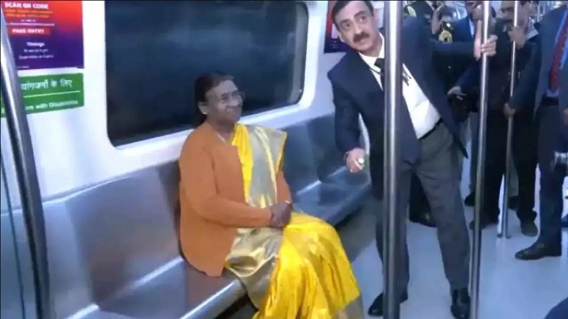 President Droupadi Murmu Takes a Ride on Delhi Metro, Watch Video