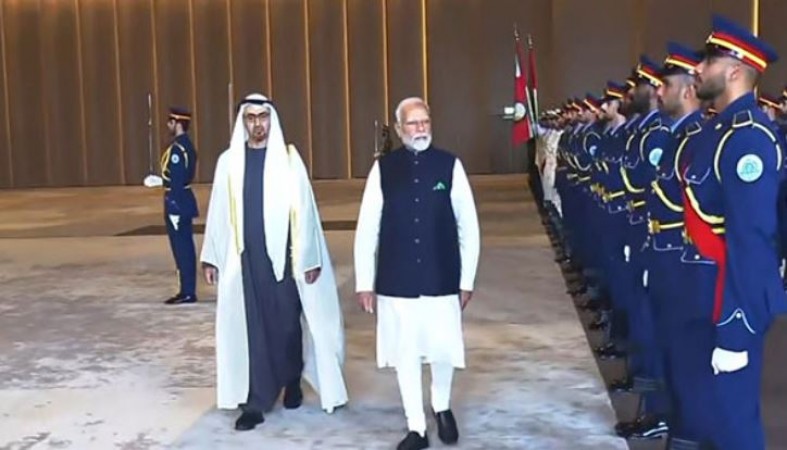 Prime Minister Modi Given Warm Welcome in Abu Dhabi, Receives Guard of Honour