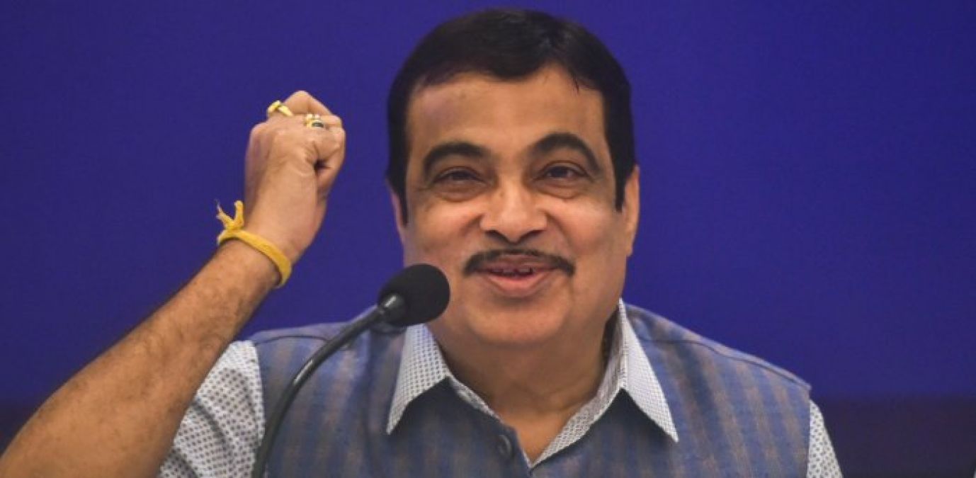 Delhi-Mumbai expressway will ease traffic load: Gadkari