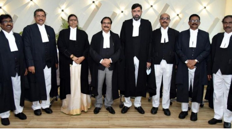 आंध्र प्रदेश उच्च न्यायालय में  सात नए न्यायाधीशों ने शपथ ली