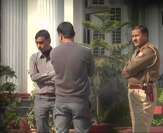 Watch: Latest visuals from Rotomac Pens owner Vikram Kothari residence as CBI raid is underway.