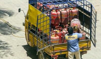 Along with CNG and Petrol-Diesel, LPG gas cylinders major inflation