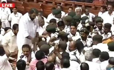 Kerala Government withdraws case against its MLAs; Congress protests