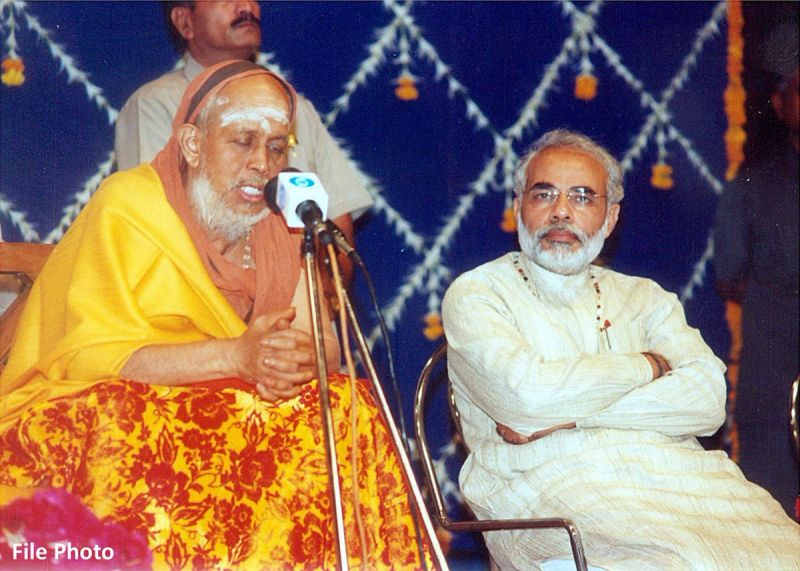 PM Modi pays tribute to JayendraSaraswathi Shankaracharya