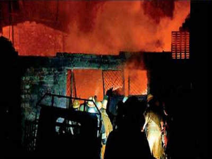 Major fire breaks out at a paint factory in Kolkata