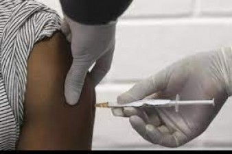 Physicians and civilians participate in the dry run of the corona vaccine