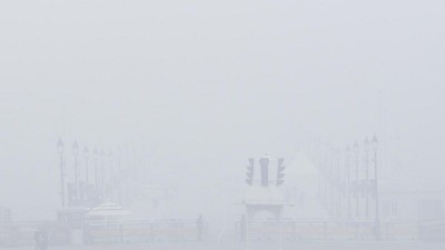 Delhi Under Dense Fog: Flight Disruptions and Cold Wave Hit National Capital