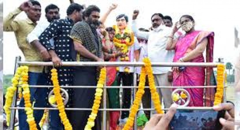 Panchayati Raj Minister Errabeli Dayakar Rao unveiled a statue of martyr Srikanthachari.