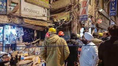 A water bust caused a building to collapse in Sadar Bazar