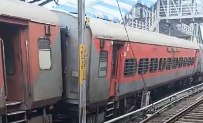 Charminar Express Derails at Nampally Railway Station 5 Injured