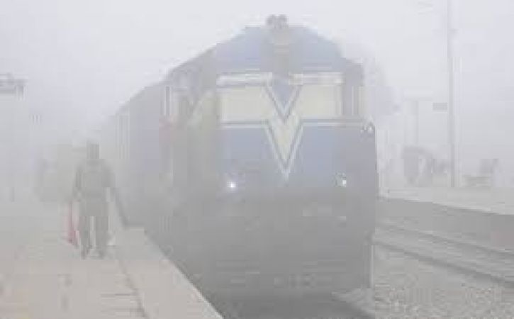 Fog immerse Delhi, 22 trains cancelled and 30 delayed