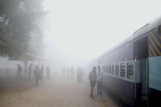 Cold wave interrupts railways: Delhi