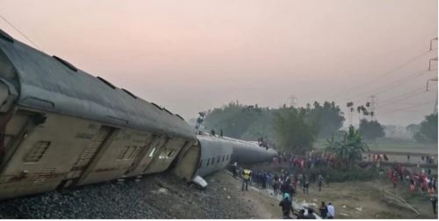 Bikaner-Guwahati Express derailment, 6 killed