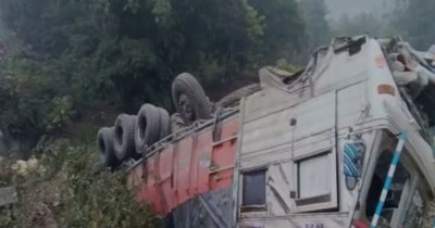 Breaking News: Truck falls into gorge in Kaziranga, 3 killed