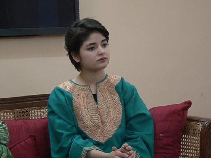 Dangal girl Zaira drops bombshell, seeks apology from Kashmiris