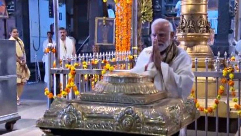 PM Modi performs Darshan, Puja in Thrissur's  Guruvayur Temple