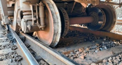 Andhra: Train derails in Vizag, no casualties