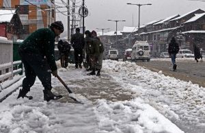 Continuous snowfall freezing J & K, hard hit to the regular routines