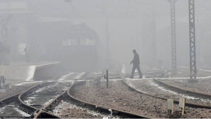 Heavy Fog Causes Major Disruptions Across Delhi and North India