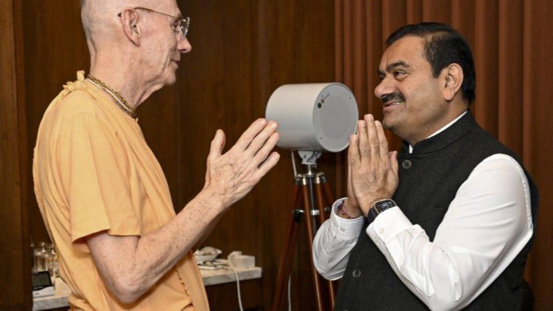 Gautam Adani Visits Prayagraj for Ganga Puja and Seva at Mahakumbh Mela 2025