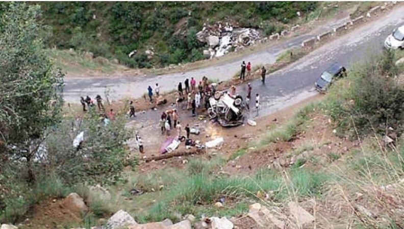 Mini-bus plunged into a gorge in Kathua: Five dead, 15 injured