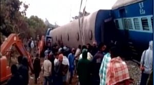 Hirakhand Express derailed, Railway Minister announced compensation