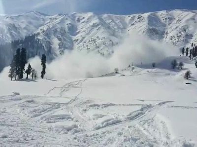 Srinagar Shuts Down After Avalanche Hits Jawahar Tunnel, rescue operations underway