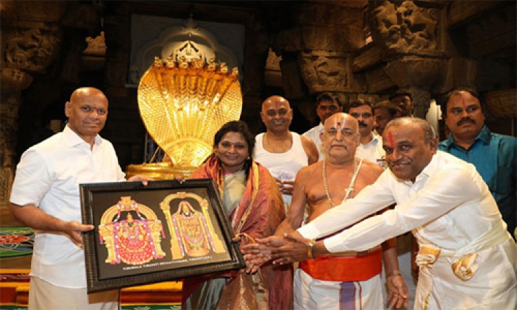 Governor Tamilai sai Soundararajan reached the Tirumala temple