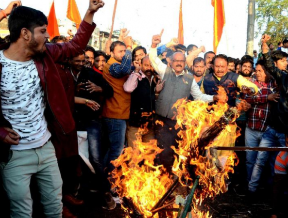 'Padmaavat' Clash: Man tries to burn himself in Varanasi