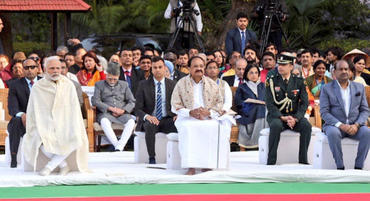PM Modi, VP Venkaiah  Naidu attend prayer service at Gandhi Smriti