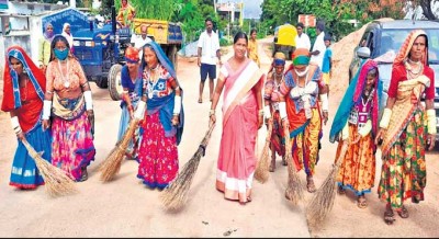 Tribal women set example by participating in ‘Palle Pragathi’