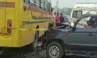 Fatal Collision: Bus and Car Crash on Delhi-Meerut Expressway, 5 Dead