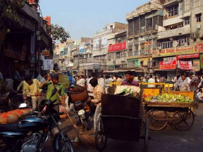दिल्ली: कोरोना के नियमों का उल्लंघन करने पर बंद हुआ सुल्तानपुरी बाजार