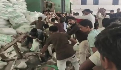 PM Modi, Delhi CM express grief over wall collapse incident