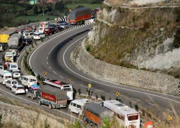Jammu-Srinagar NH closed for traffic due to landslides