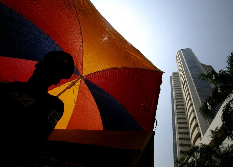 Market Closing: Sensex,  Nifty  fall; Asian Paints Top Gainer