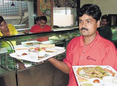 Railways serving food unfit for consumption: CAG