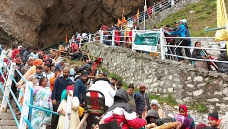 Amarnath Pilgrimage: Over 3-Lakh devotees visit shrine in the first 21 days