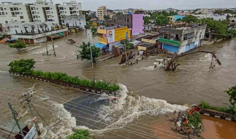 केंद्रीय पैनल ने तमिलनाडु के बाढ़ प्रभावित जिलों का दौरा किया